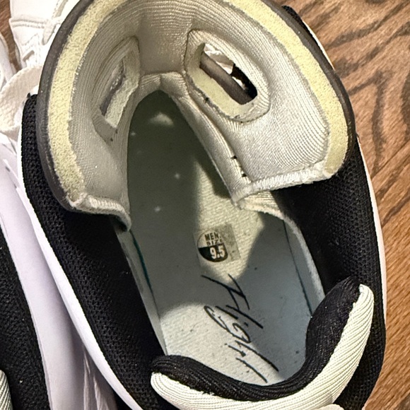 Jordan MVP White and Black Sneakers Size 9.5 - Picture 13 of 16